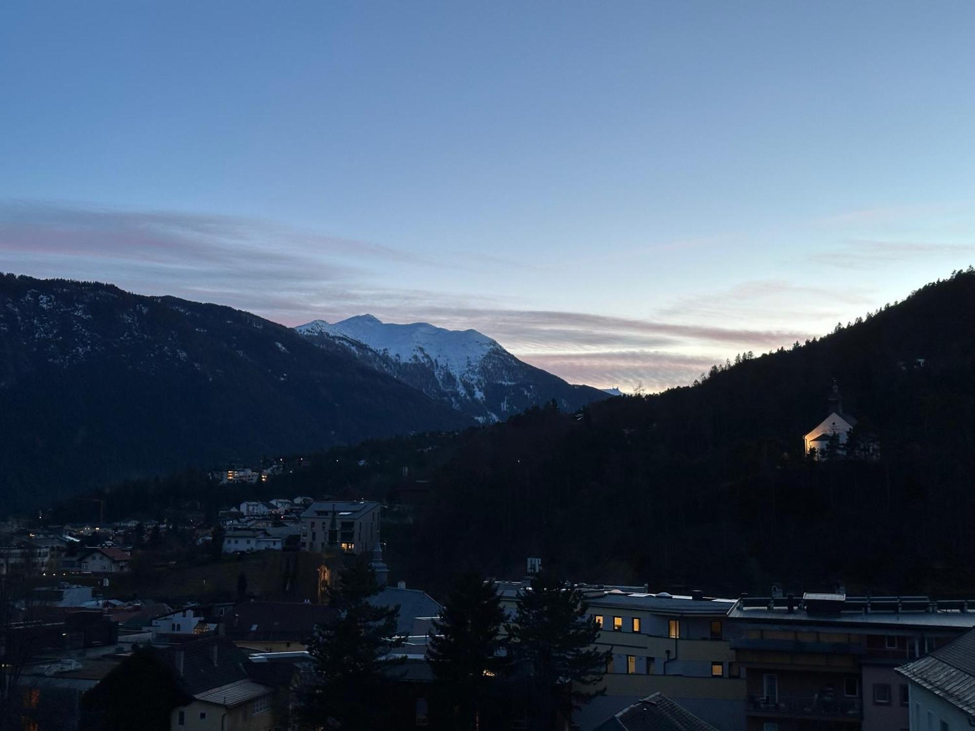 Geraeumiges Sonniges Apartment Mit Bergblick Imst Eksteriør billede