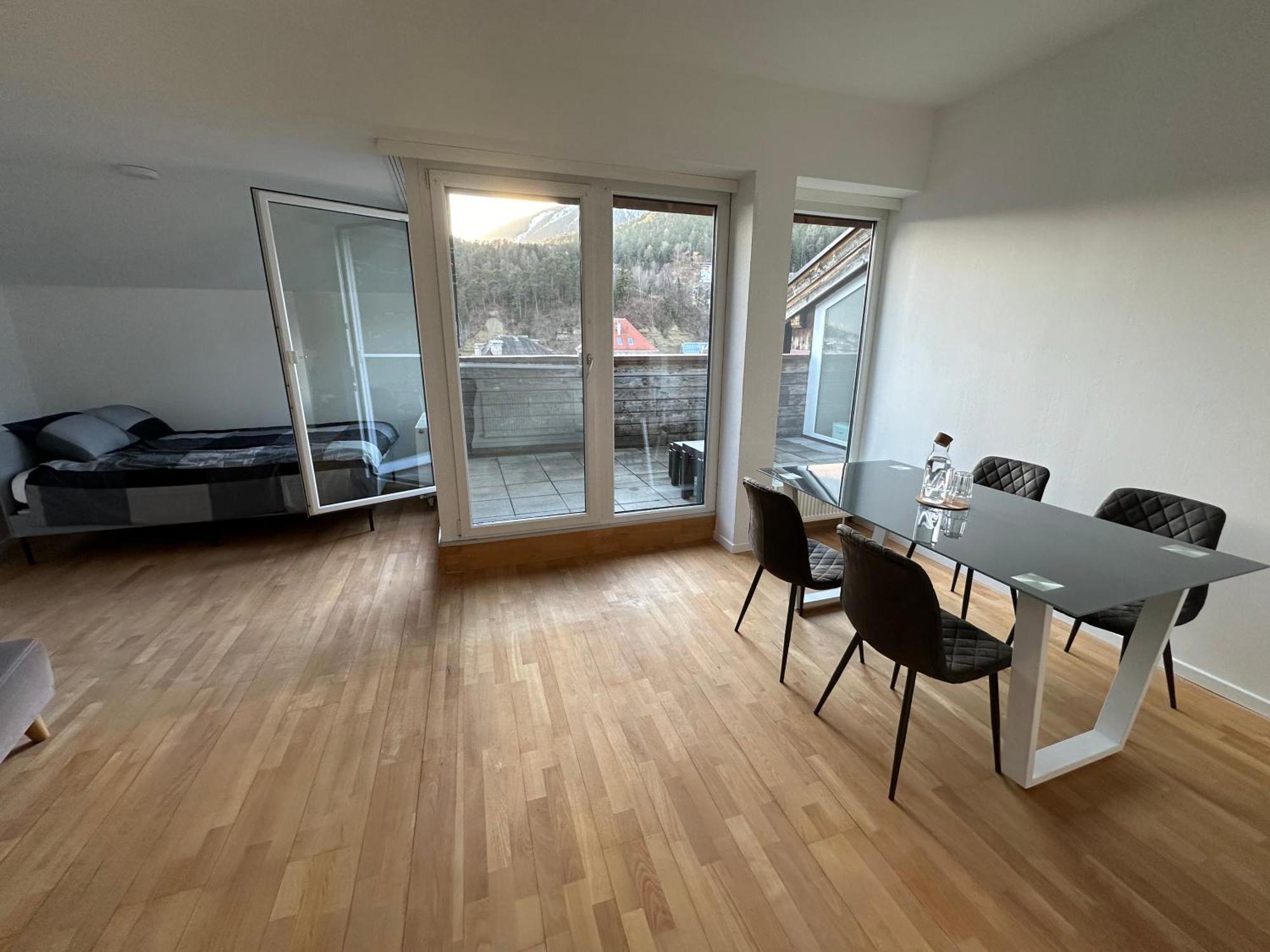 Geraeumiges Sonniges Apartment Mit Bergblick Imst Eksteriør billede