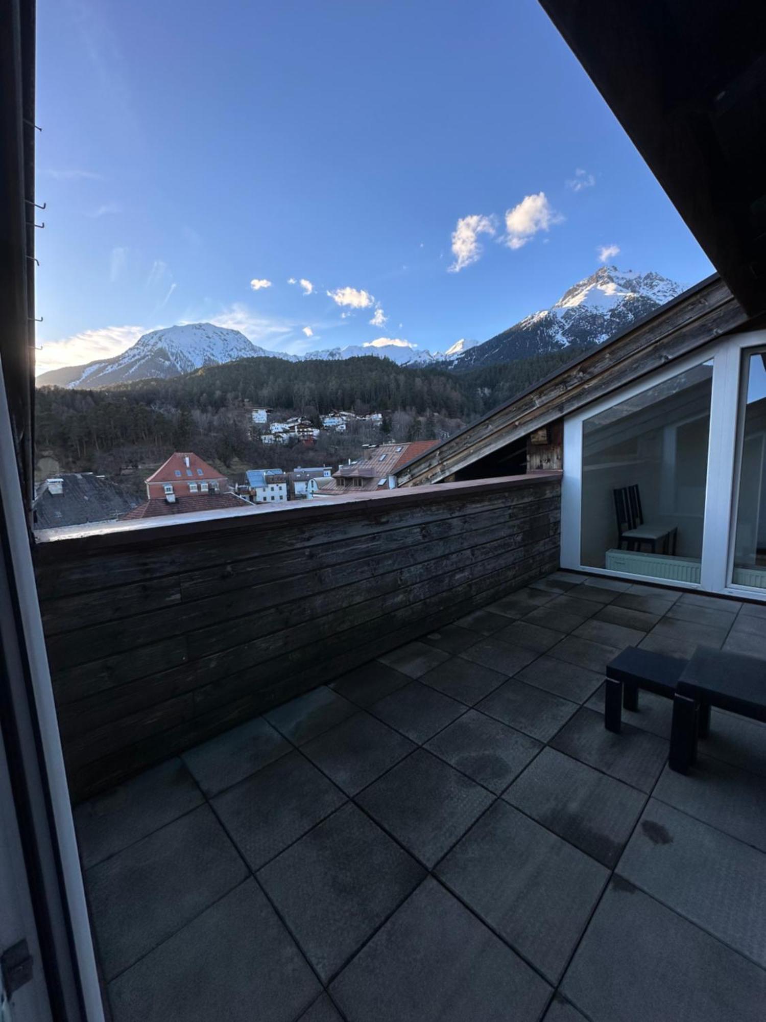 Geraeumiges Sonniges Apartment Mit Bergblick Imst Eksteriør billede